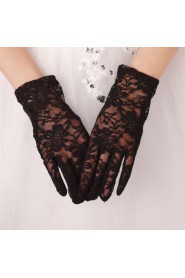 Lace Fingertips Wrist Length Wedding Gloves