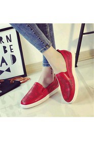 Women's Shoes Leatherette Flat Heel Comfort Loafers Outdoor / Casual Black / Red / White