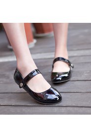 Women's Shoes Patent Leather Flat Heel Round Toe Flats Wedding / Party & Evening / Dress / Casual Black / Green