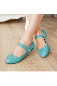 Women's Shoes Patent Leather Flat Heel Round Toe Flats Wedding / Party & Evening / Dress / Casual Black / Green