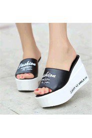 Women's Shoes Leatherette Wedge Heel Wedges Sandals / Slippers Outdoor / Casual Black / White