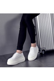 Women's Shoes Patent Leather Flat Heel Platform / Comfort Fashion Sneakers Outdoor / Dress / Casual Black / White