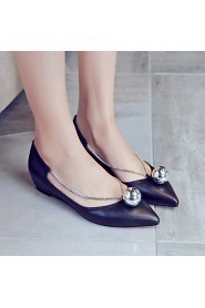 Women's Shoes Patent Leather / Calf Hair Flat Heel Pointed Toe Flats Office & Career / Dress / Casual Black / White