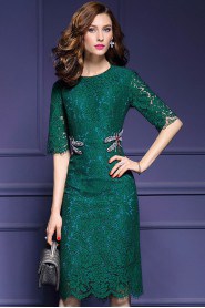 Hollow Out Lace Sheath / Column Knee-length Half Sleeve Scoop Lace Mother of the Bride Dress