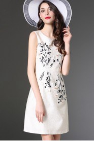 A-line Knee-length Short Sleeve Scoop Embroidery Mother of the Bride Dress