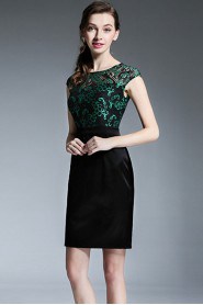 Sheath / Column Lace Knee-length Short Sleeve Scoop Lace Mother of the Bride Dress
