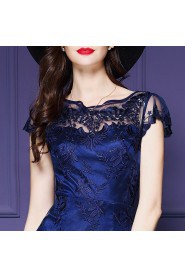Sheath / Column Hollow Out Knee-length Short Sleeve Scoop Embroidery Mother of the Bride Dress