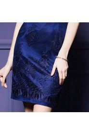 Sheath / Column Hollow Out Knee-length Short Sleeve Scoop Embroidery Mother of the Bride Dress