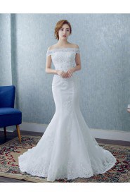 Trumpet / Mermaid Off-the-shoulder Wedding Dress with Sequins