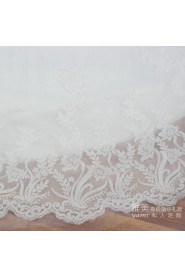 Sheath / Column V-neck Lace Wedding Dress